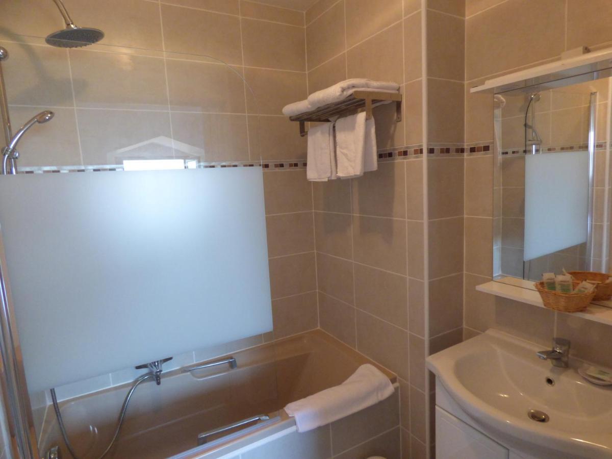 Hotel Castel Moor Льо Кроази Екстериор снимка
